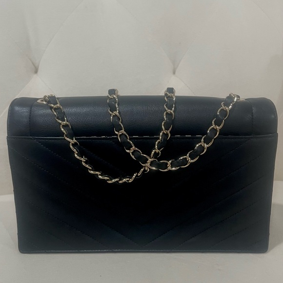 Chanel Black Chevron Leather Envelope Bag GHW - Picture 9 of 15